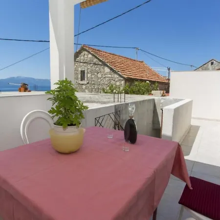 Beachfront Andrijevic 3*