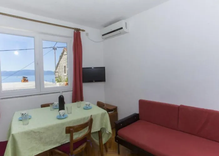Beachfront Andrijevic 3*