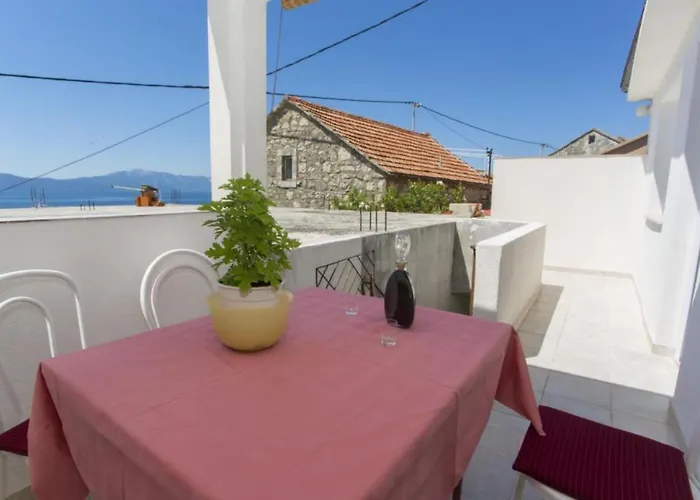 Beachfront Andrijevic 3*