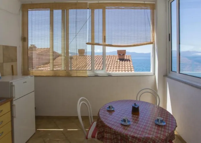 Beachfront Andrijevic 3* 브리스트
