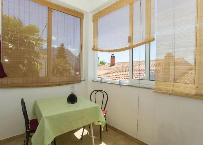Beachfront Andrijevic 게스트하우스 브리스트