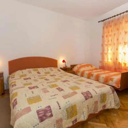 Beachfront Andrijevic 3* Brist