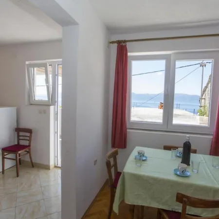 Beachfront Andrijevic 3* Brist
