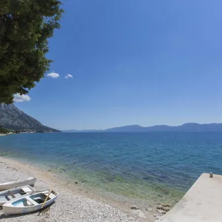 Beachfront Andrijevic Affittacamere Brist